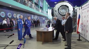 SOYUZ CREWMEMBERS TRAIN FOR UPCOMING MISSION TO INTERNATIONAL SPACE STATION